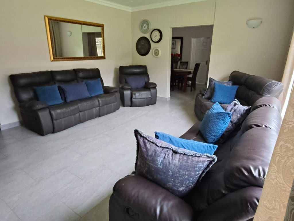 WhatsApp Image 2025-11-23 at 14.47.33